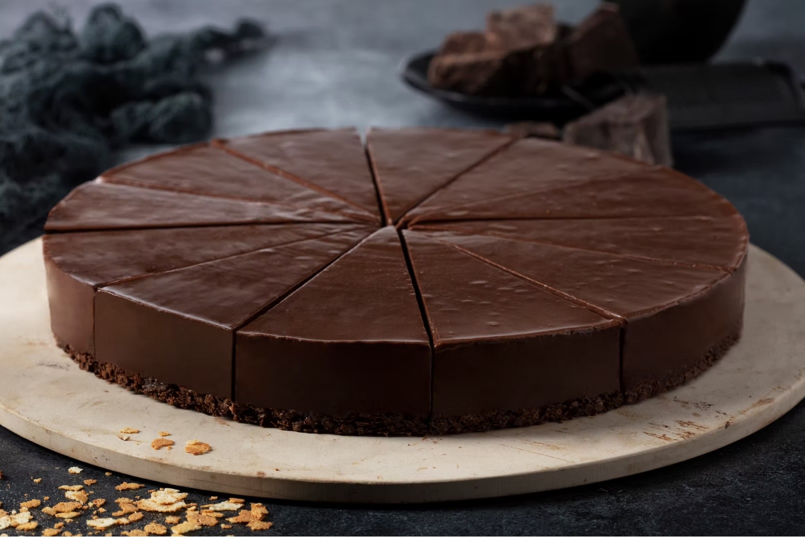 Rella Krepli Çikolatalı Pasta